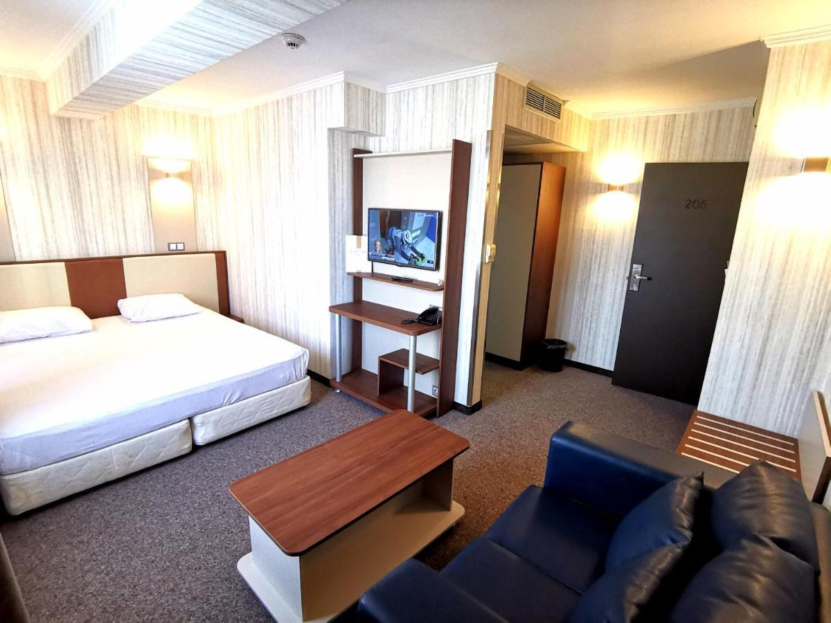 Elate Plaza Hotel